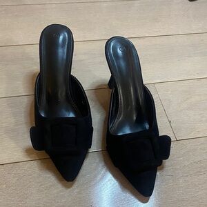 Elegant Black Women's Mules With a Kitten Heal